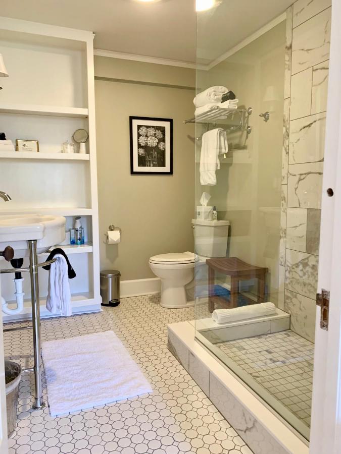 Pinecrest Bed & Breakfast Ешвілл Екстер'єр фото