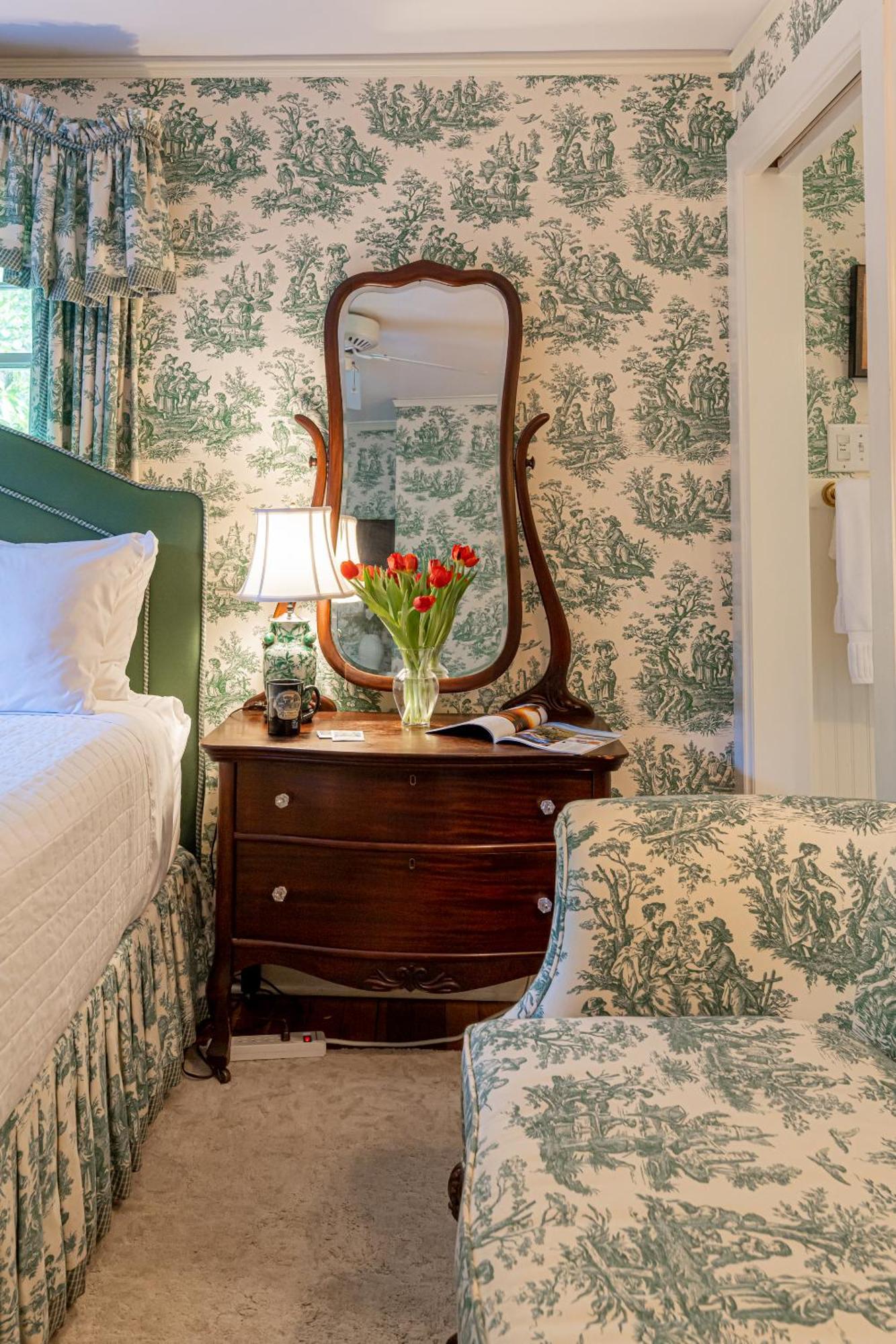 Pinecrest Bed & Breakfast Ешвілл Екстер'єр фото
